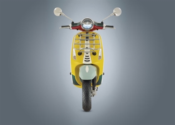 Vespa Primavera Sean Wotherspoon